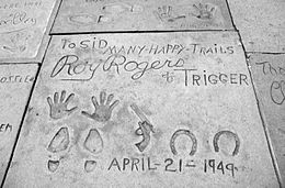 Roy_Rogers_Prints_at_the_Chinese_Theatre.jpg